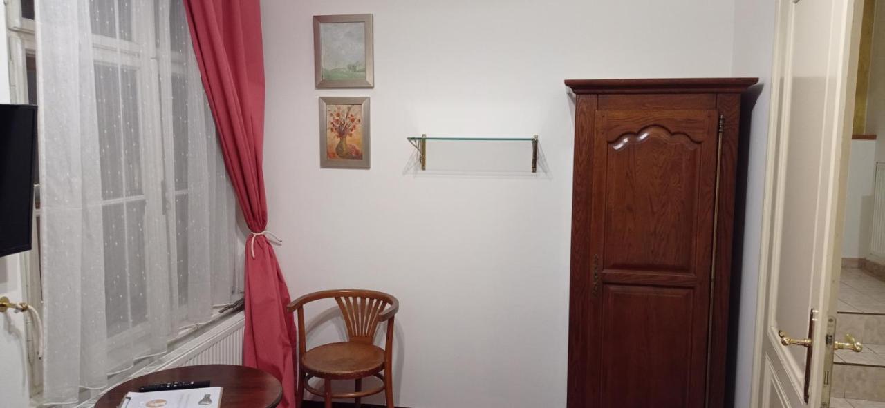 Hotel U Zlateho Jelena Praga Zewnętrze zdjęcie