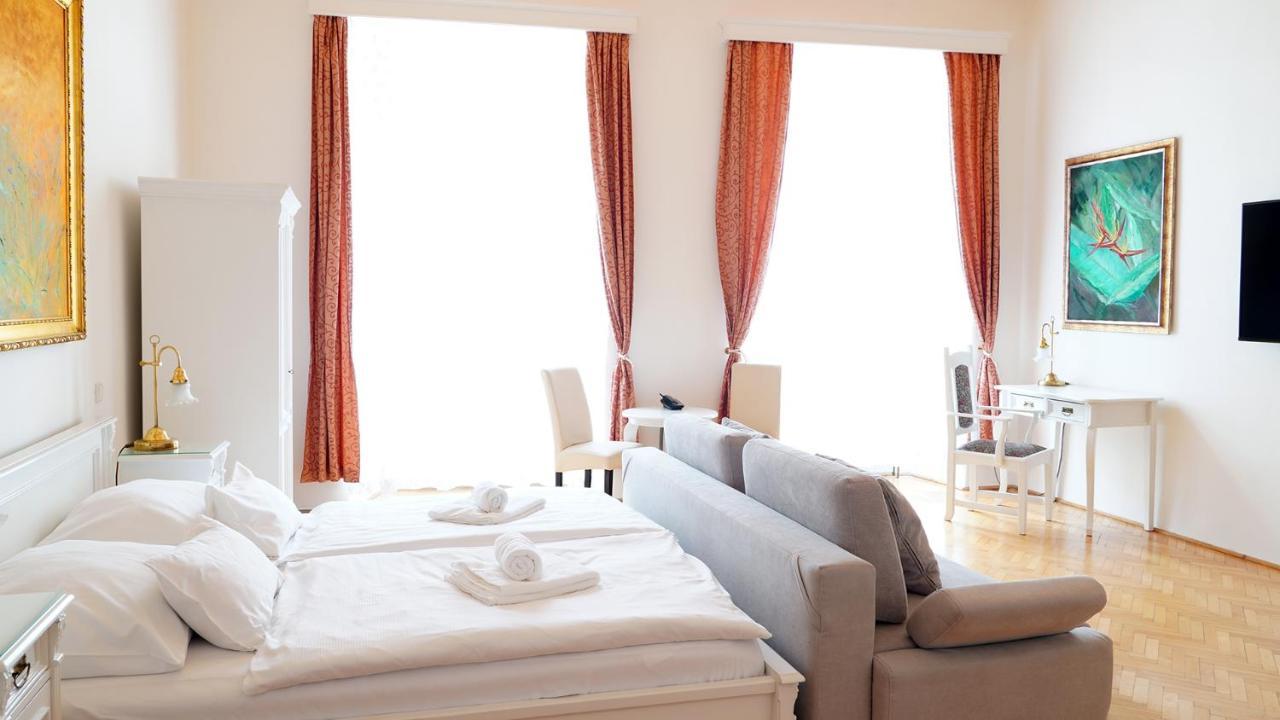 Hotel U Zlateho Jelena Praga Zewnętrze zdjęcie
