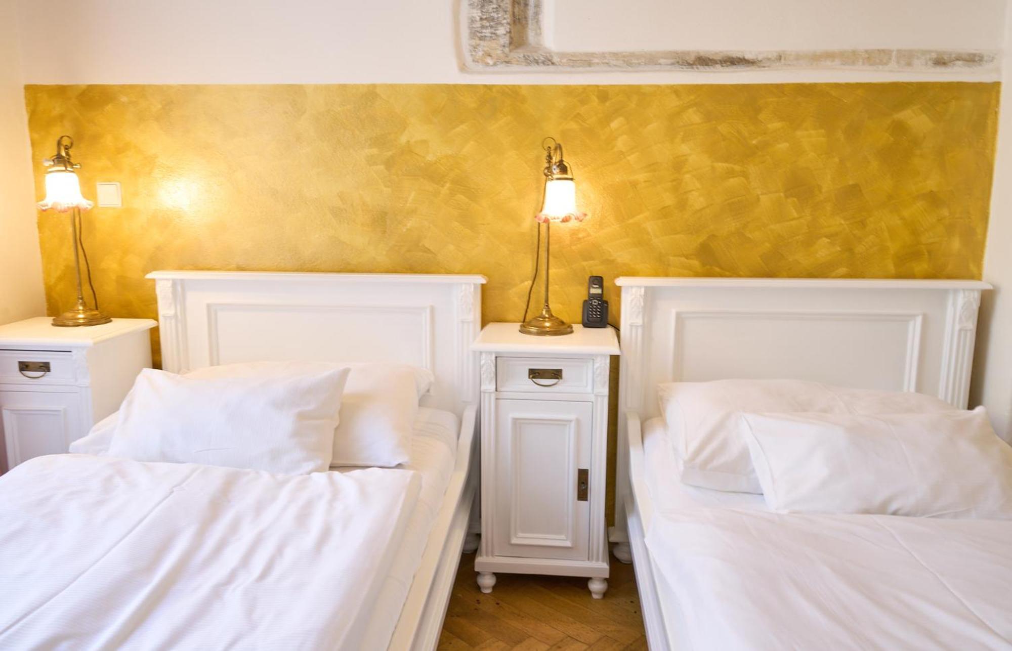 Hotel U Zlateho Jelena Praga Zewnętrze zdjęcie